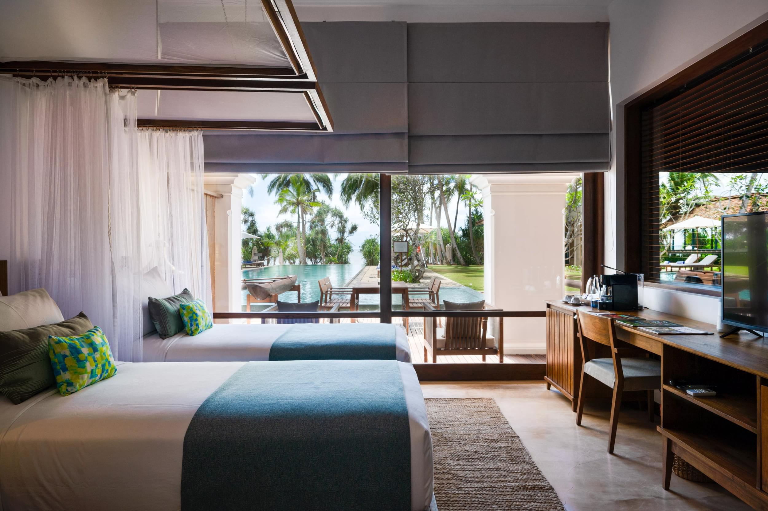 Ocean Room Poolside – Large